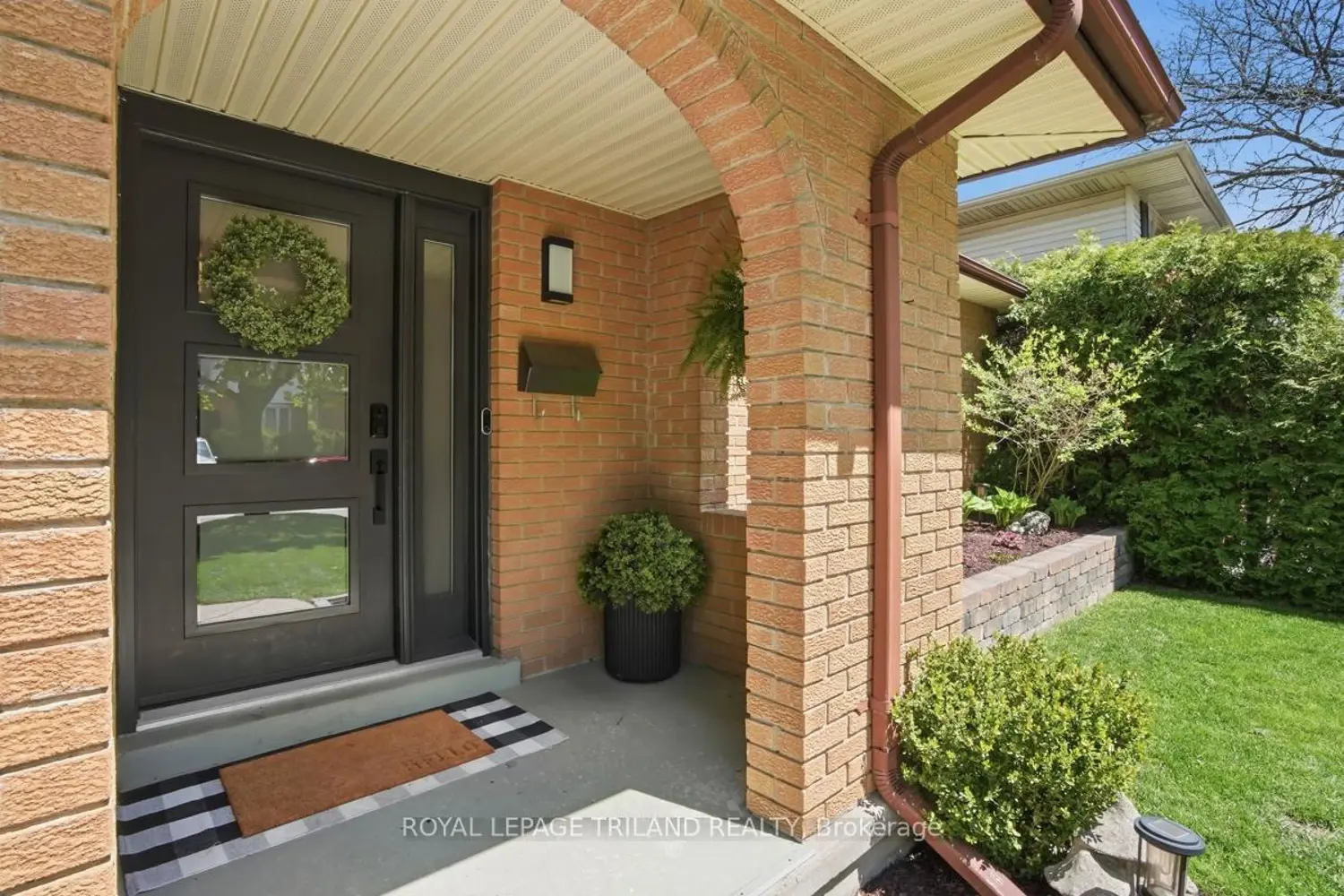 Additional image 3 of 255 Highview Crescent