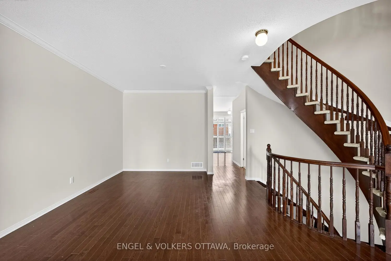 180 Lanark Avenue photo 5