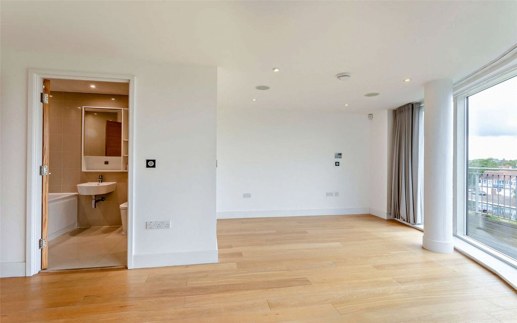 Additional image 16 of 3 bed flat to rentMarlowe House, Kingsley Walk, Cambridge CB5
