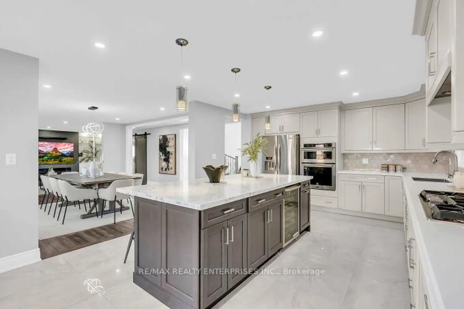 5683 Oldcastle Crescent photo 5