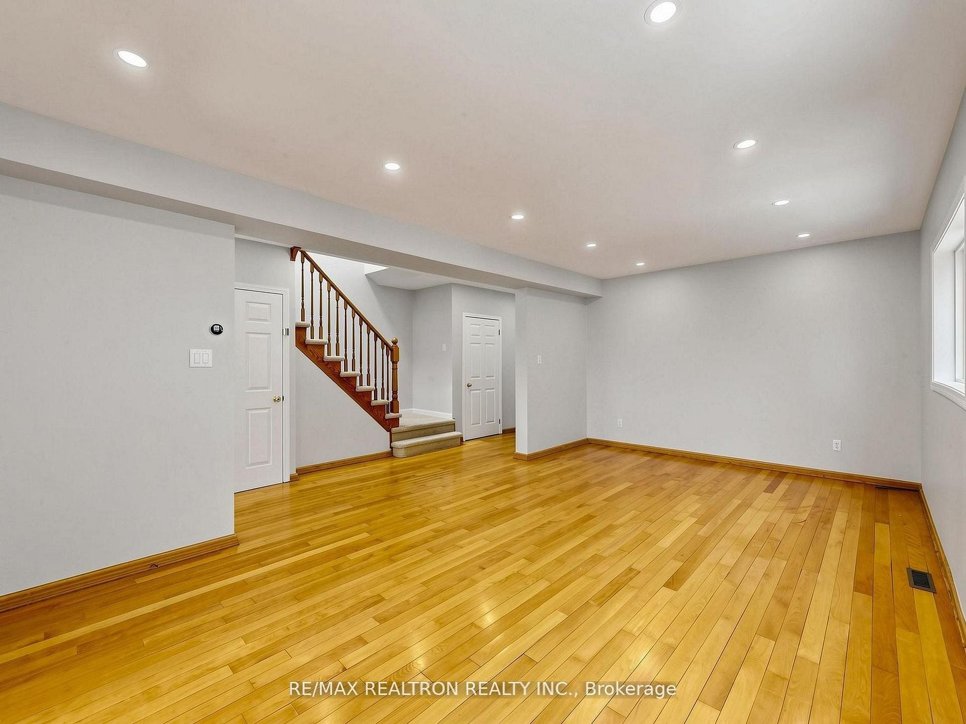 Additional image 3 of 810 Stonehaven Avenue, Newmarket, ON, L3X 2G2