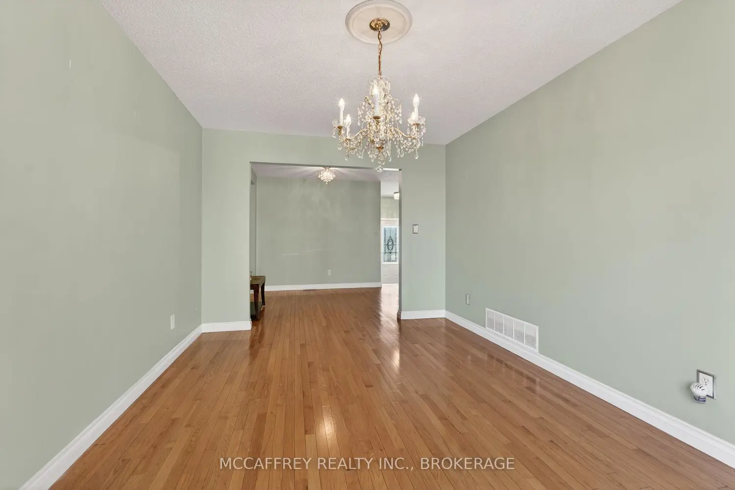 508 Farnham Court photo 2