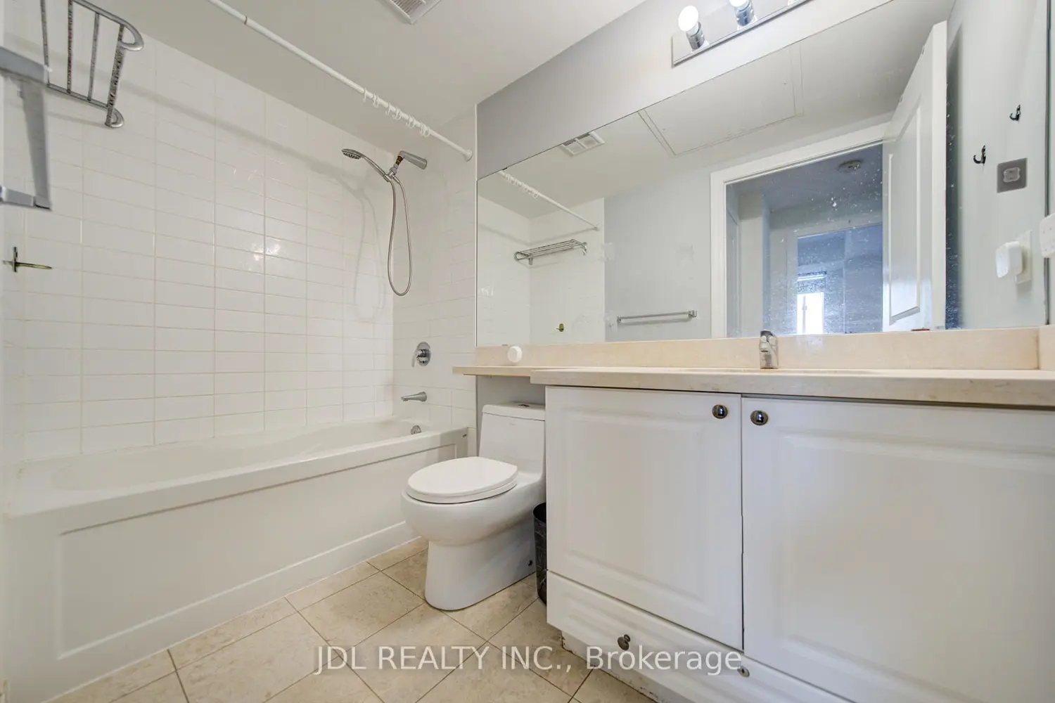 Additional image 8 of 111 Upper Duke Crescent 214