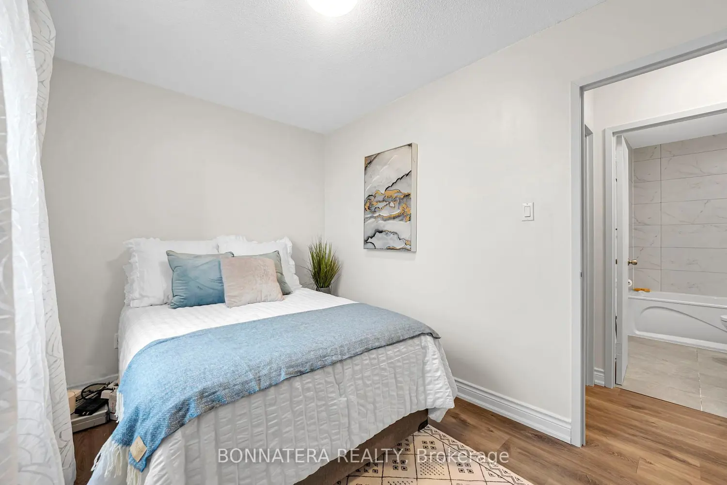 Additional image 10 of 3065 Queen Frederica Drive 905