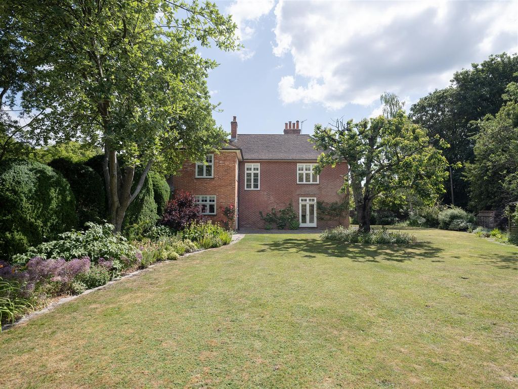 Additional image 28 of 5 bed property to rentDe Vaux Place, Salisbury SP1