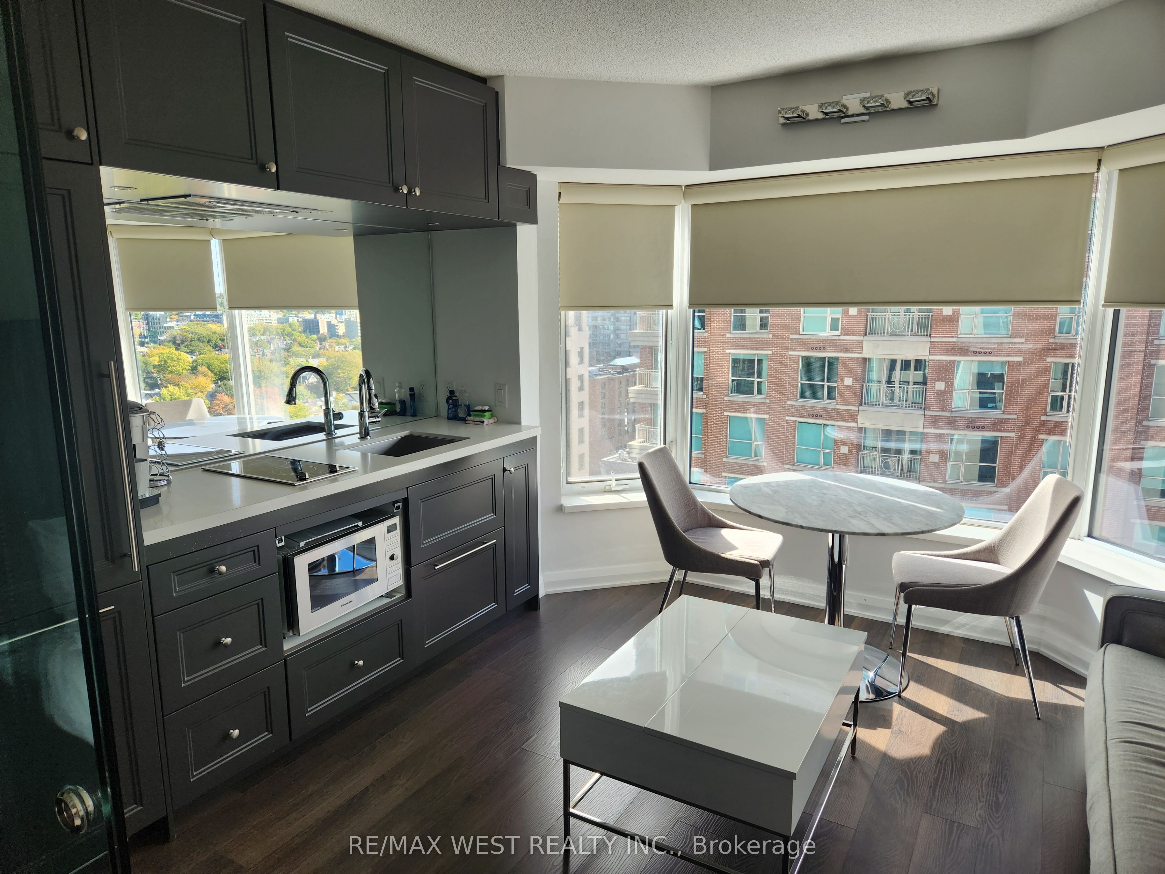 Additional image 3 of 1616-155 Yorkville Avenue, Toronto, ON, M5R 0B4