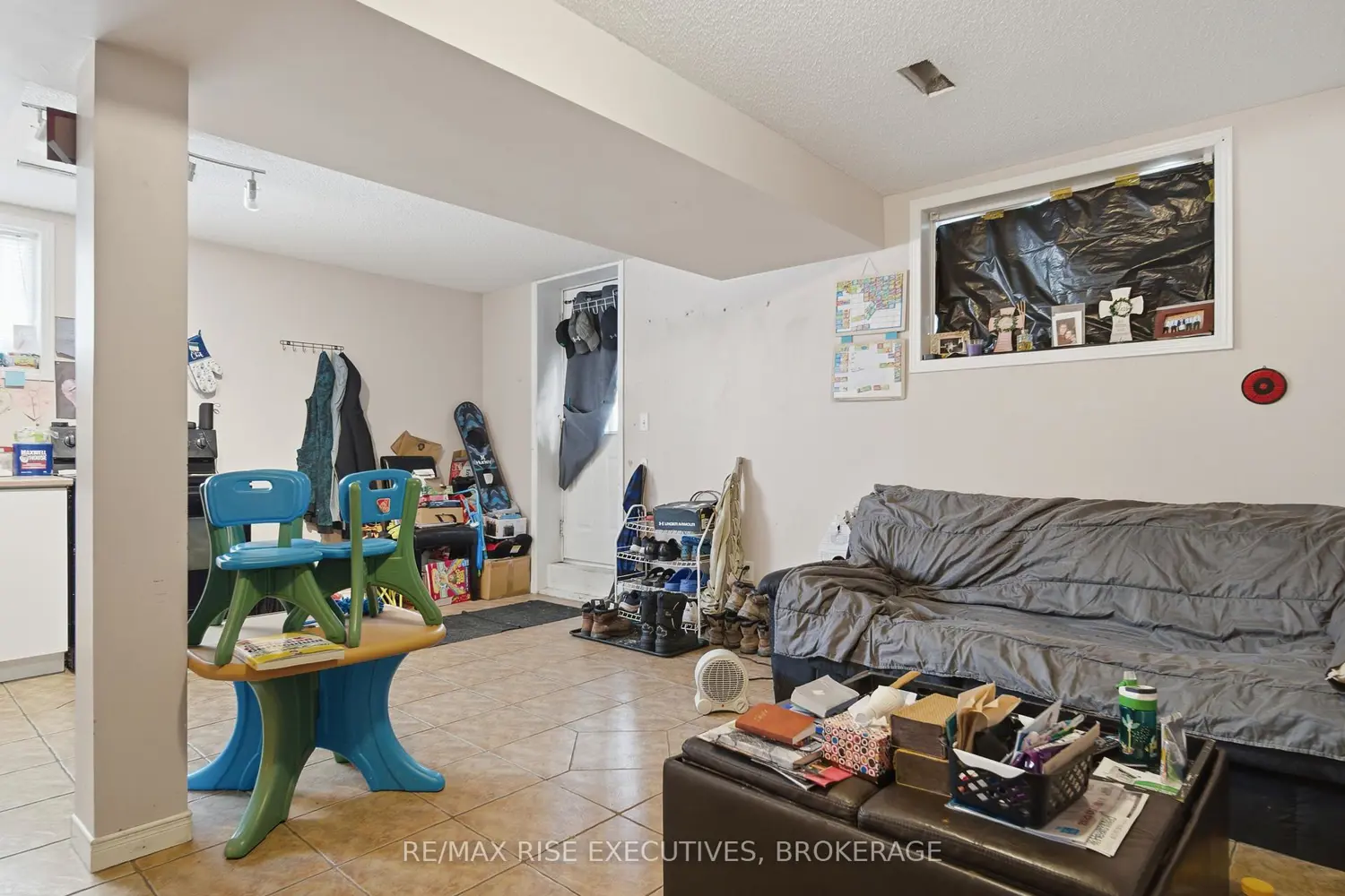 Additional image 10 of 984 Waterbury Crescent