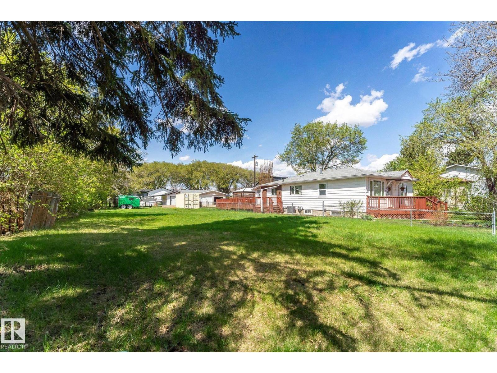 12122 45 Street NW, Edmonton, AB, T5W2V1