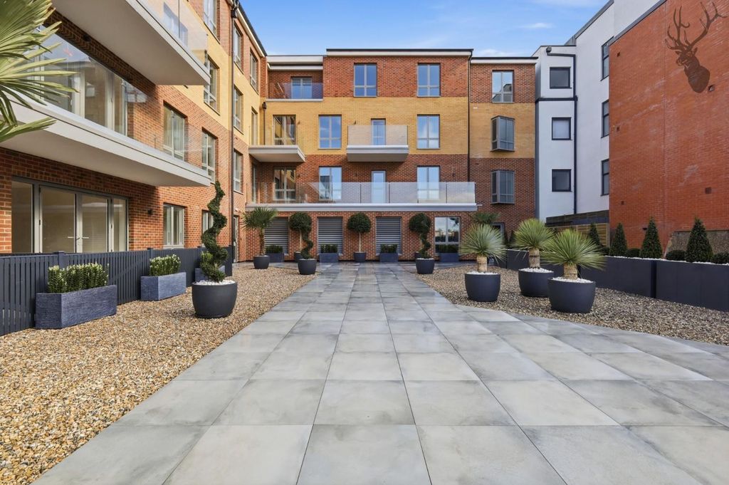 Additional image 21 of 2 bed flat for saleHigh Road, Chigwell IG7
