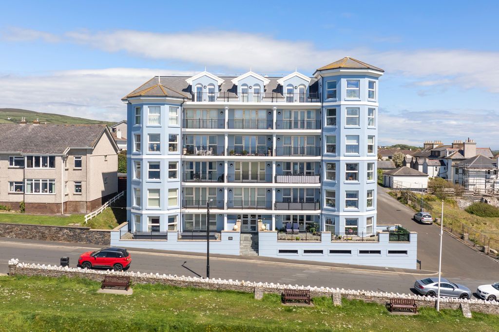 3 bed flat for sale11 Imperial Heights, The Promenade, Port Erin IM9