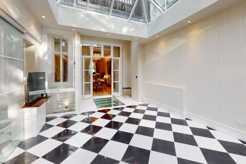 Additional image 5 of 11 bed block of flats for saleRutland Gate, Rutland Gate, London SW7