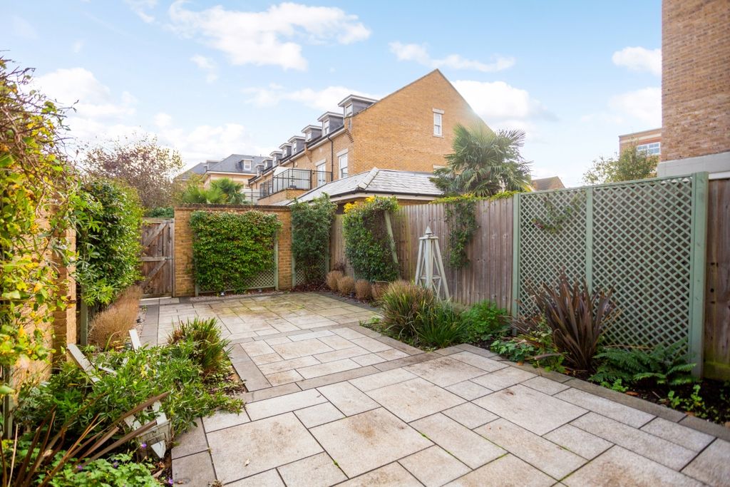 Additional image 23 of 4 bed town house to rentHawtrey Road, Windsor SL4