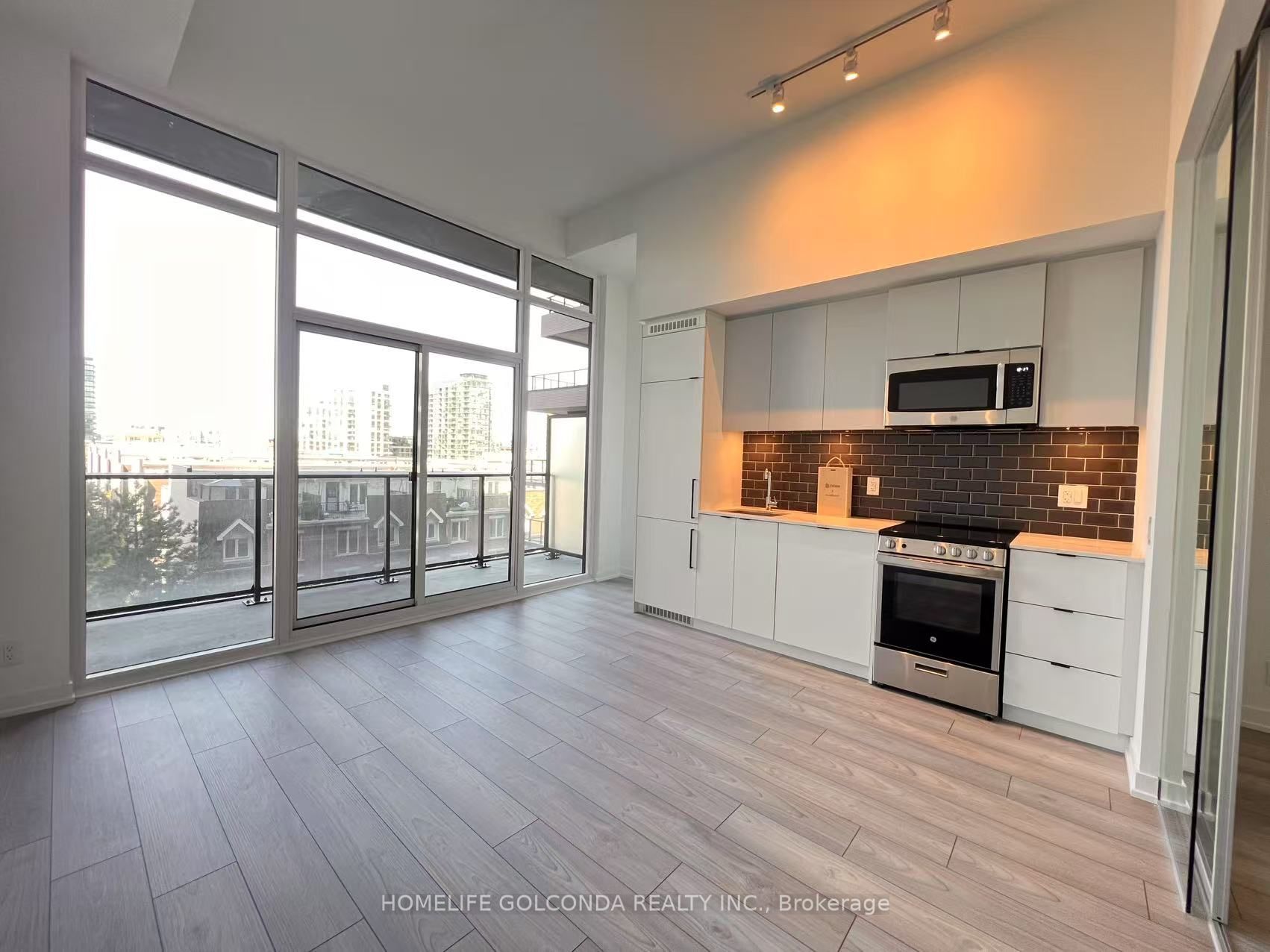 Additional image 2 of 403-1182 King Street, Toronto, ON, M6K 1E6