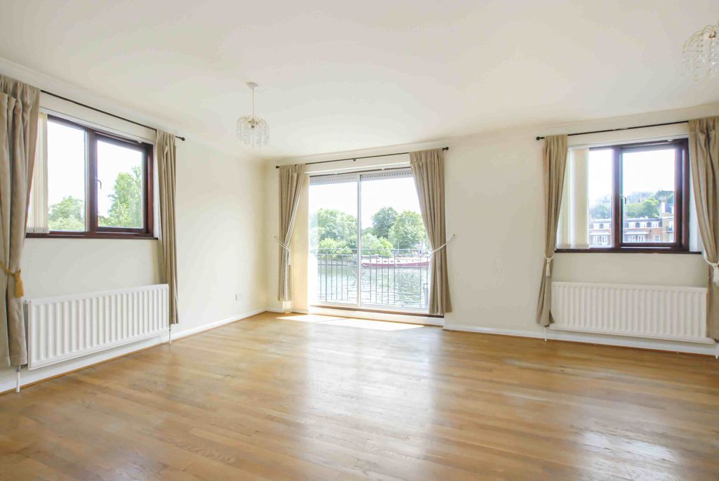 Additional image 8 of 4 bed terraced house to rentKingstable Street, Eton, Windsor SL4