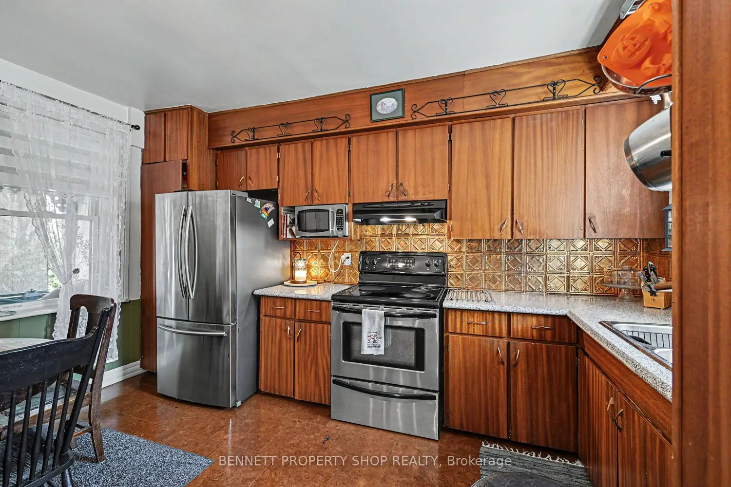 827 River Road photo 2