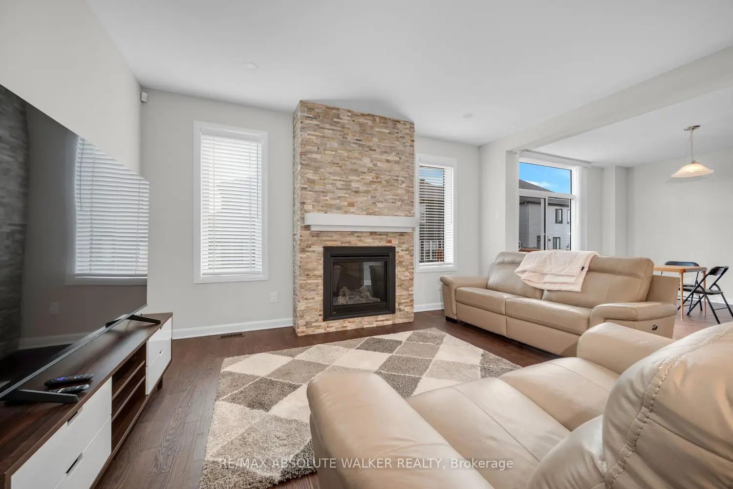529 Anchor Circle photo 3