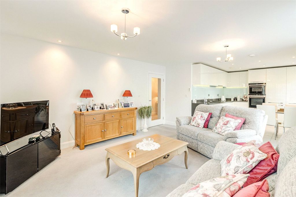 Additional image 15 of 2 bed flat to rentMarine Parade, Worthing, West Sussex BN11