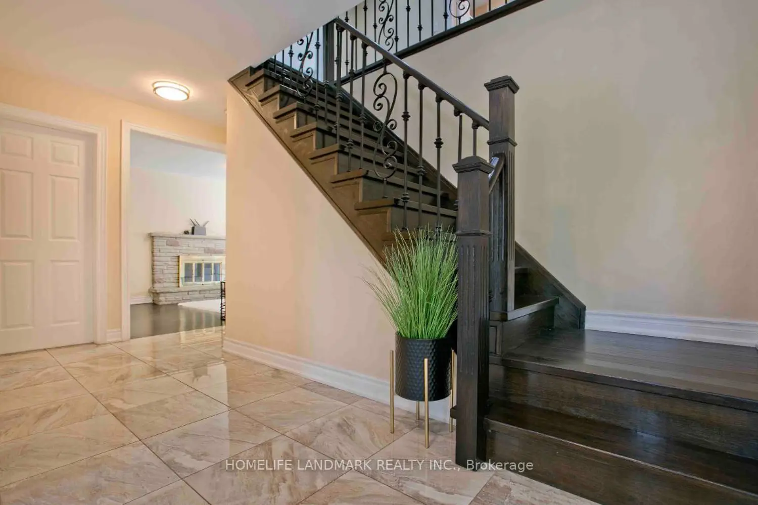 157 Pleasant View Drive photo 2