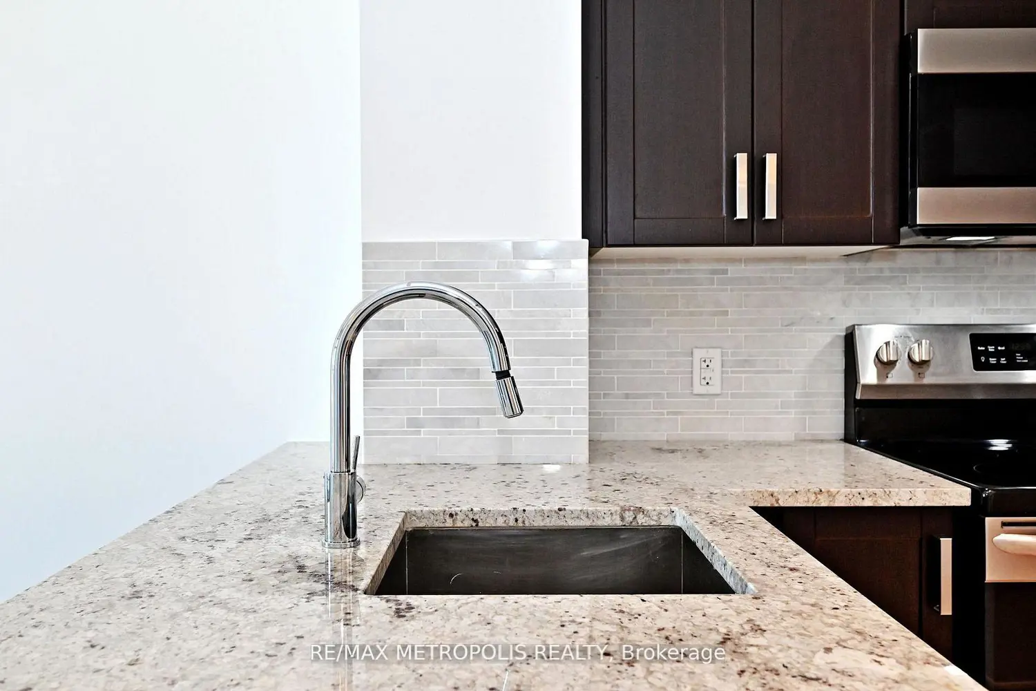 Additional image 9 of 11611 Yonge Street 809
