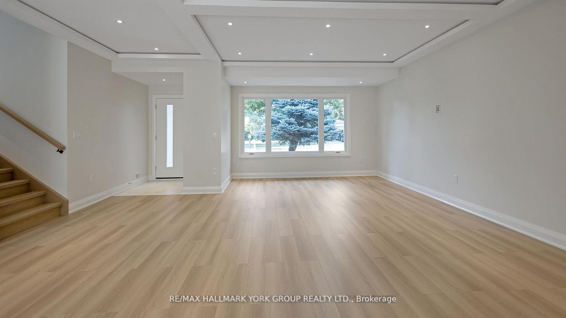 Additional image 4 of MAIN FL-1000 Lemar Road, Newmarket, ON, L3Y 1S1