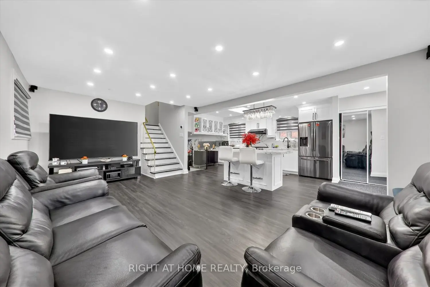 314 Morrish Road photo 5