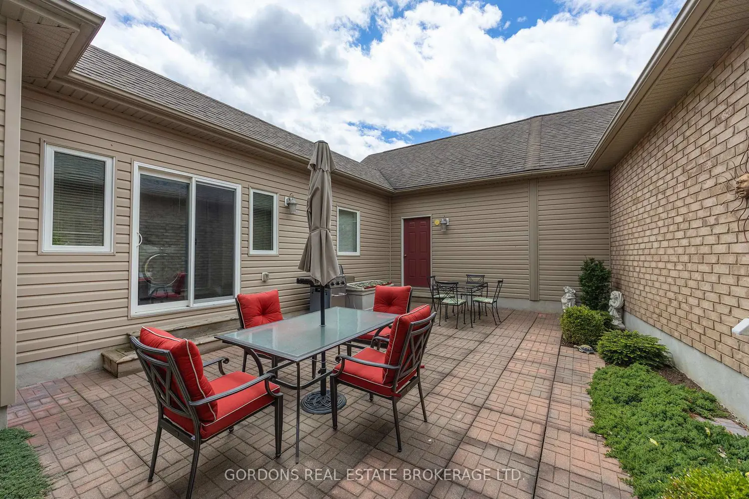 Additional image 4 of 1271 Crossfield Avenue