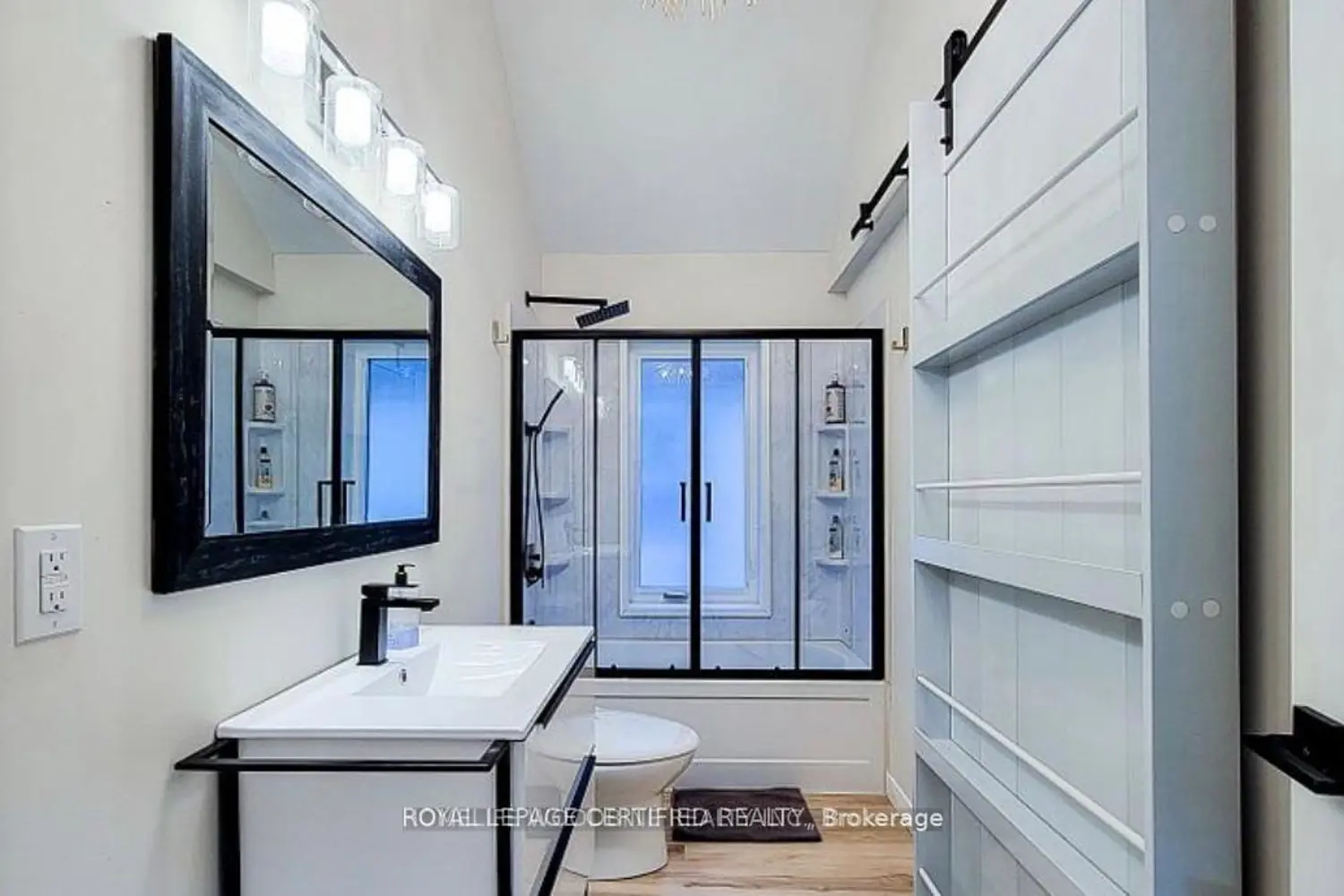Additional image 11 of 5759 Robinson Street