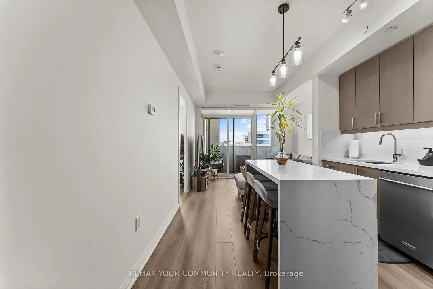 Additional image 3 of 9000 Jane Street 429