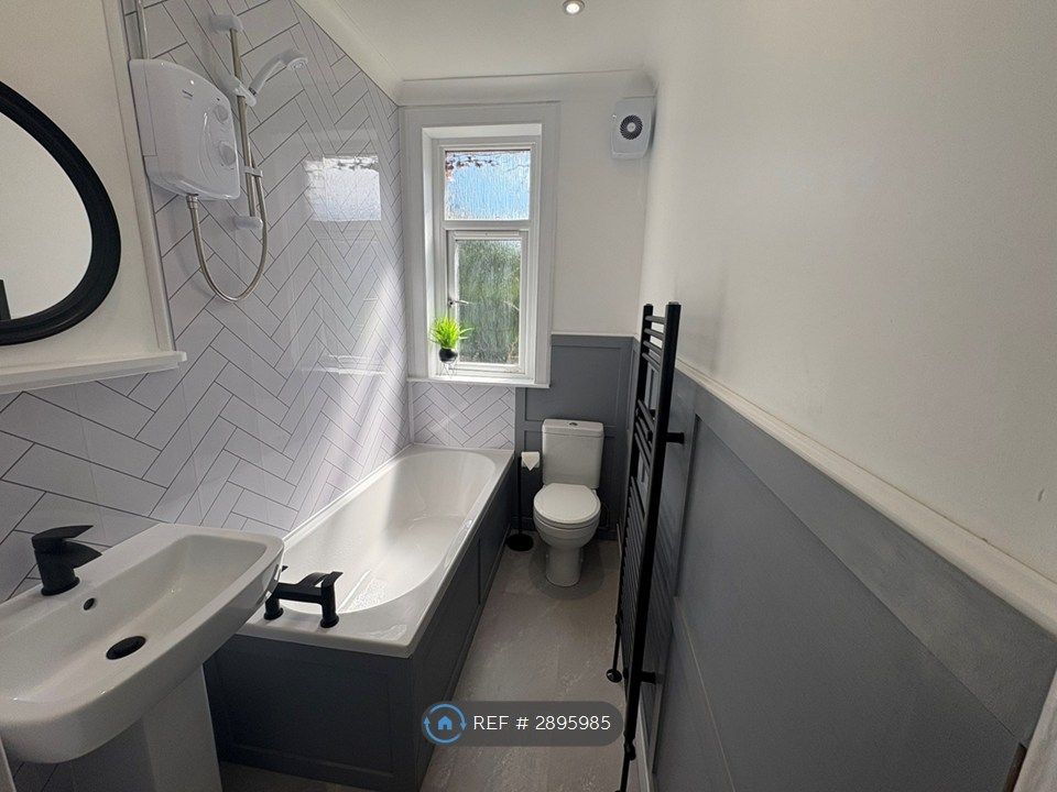 Additional image 11 of 2 bed flat to rentKelvin Street, Largs KA30