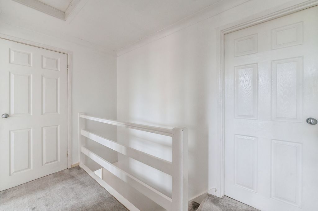 Additional image 8 of 4 bed semi-detached house for saleSandown Road, Wickford SS11