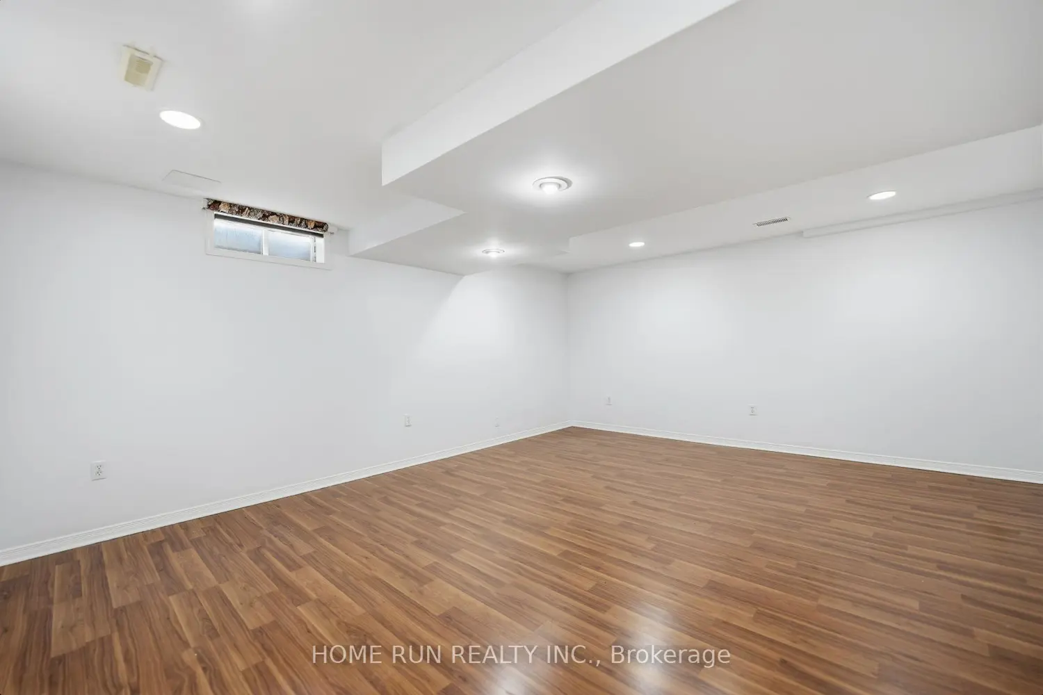 Additional image 16 of 26 Highmont Court