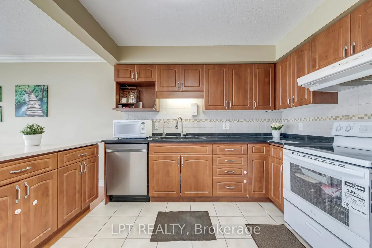 Additional image 3 of 10 Fallowfield Drive 6