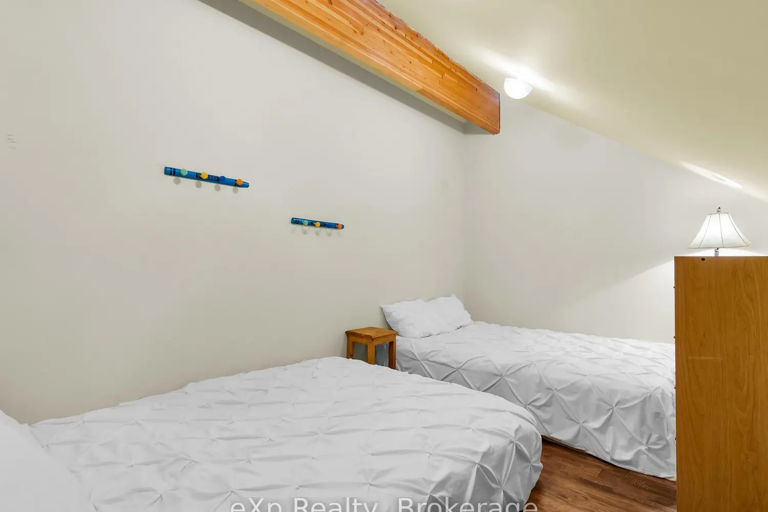 Additional image 3 of 6646 1040Littlebeausoleil Island
