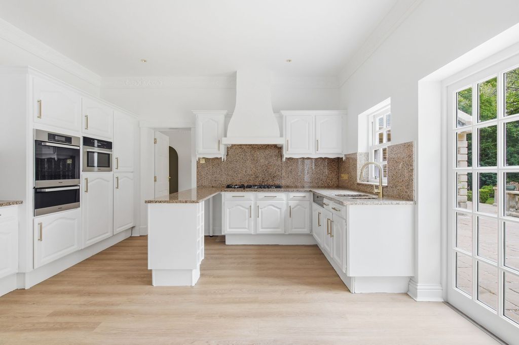 Additional image 8 of 5 bed detached house to rentWellington Avenue, Virginia Water GU25