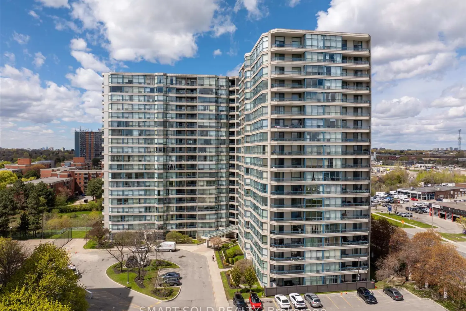 4725 Sheppard Avenue 704