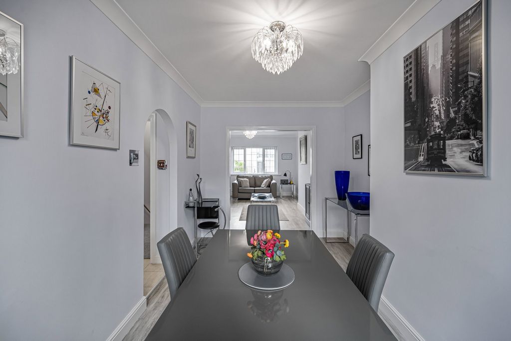 Additional image 5 of 2 bed flat for saleParkfields Road, Bridgend CF31