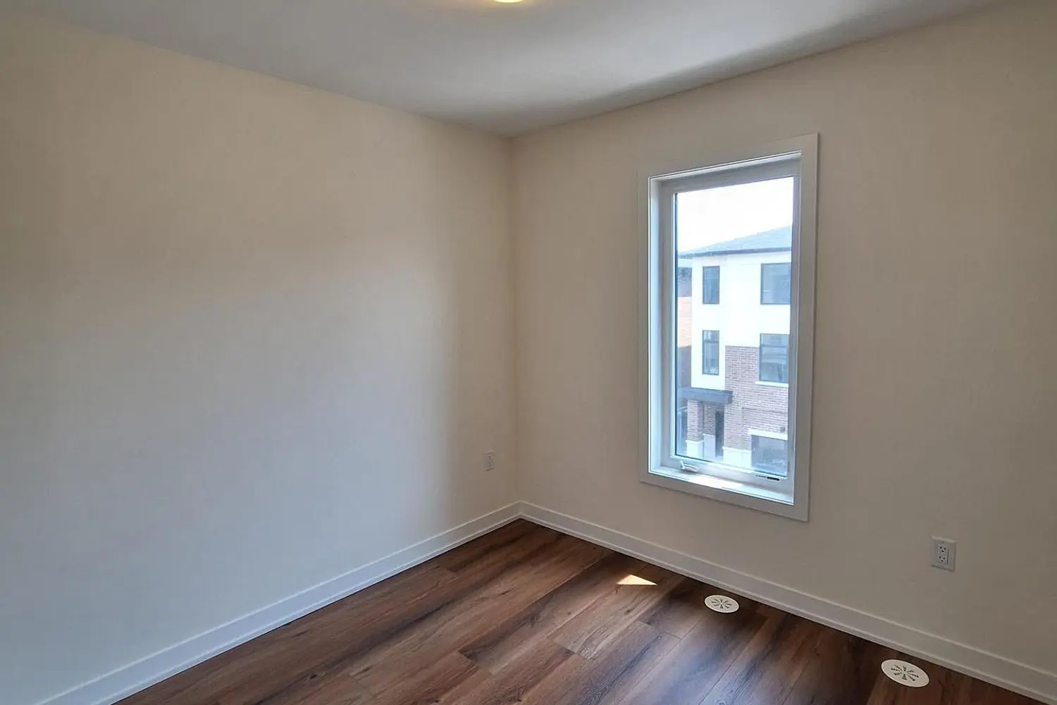 Additional image 19 of 1695 Dersan Street 1202