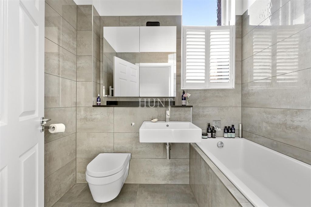Additional image 19 of 3 bed flat for saleNorthumberland House, Repton Park, Woodford Green IG8