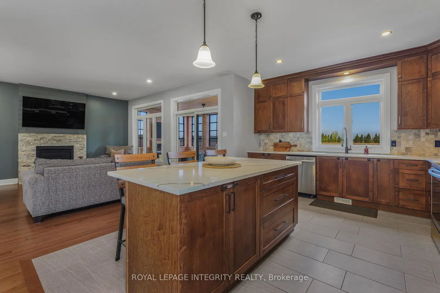 Additional image 6 of 400 Colmar Street