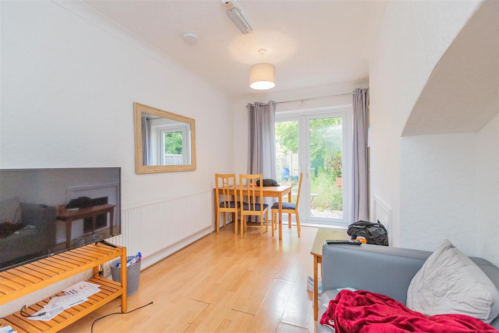 6 bed shared accommodation to rentHubert Road, Selly Oak, Birmingham, West Midlands B29