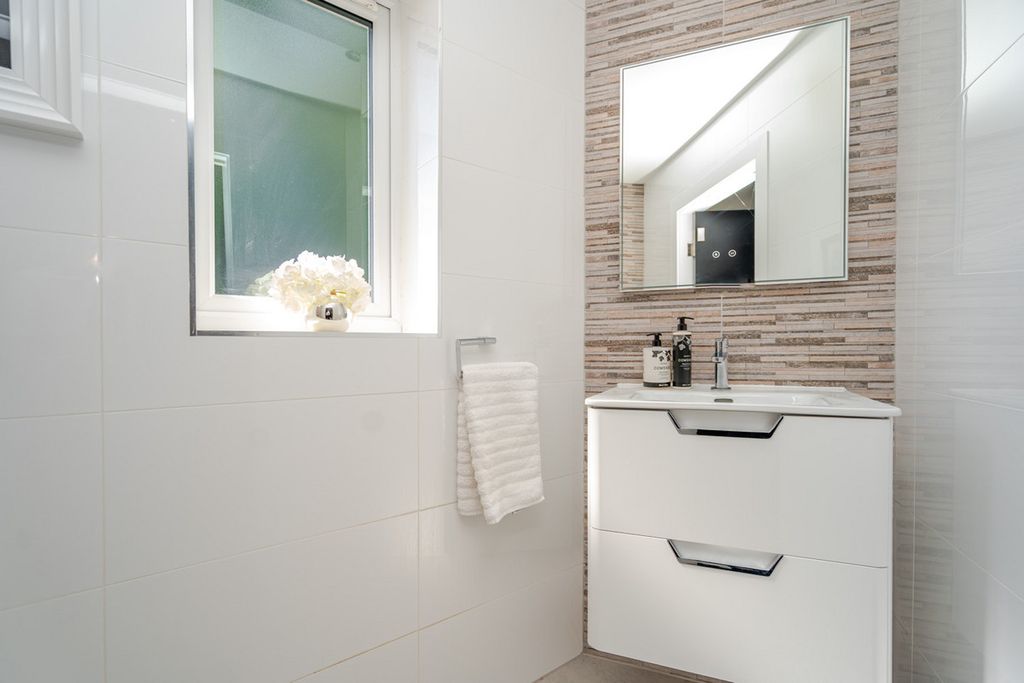 Additional image 22 of 6 bed detached house for saleOrchard Road, Pulloxhill, Bedford MK45