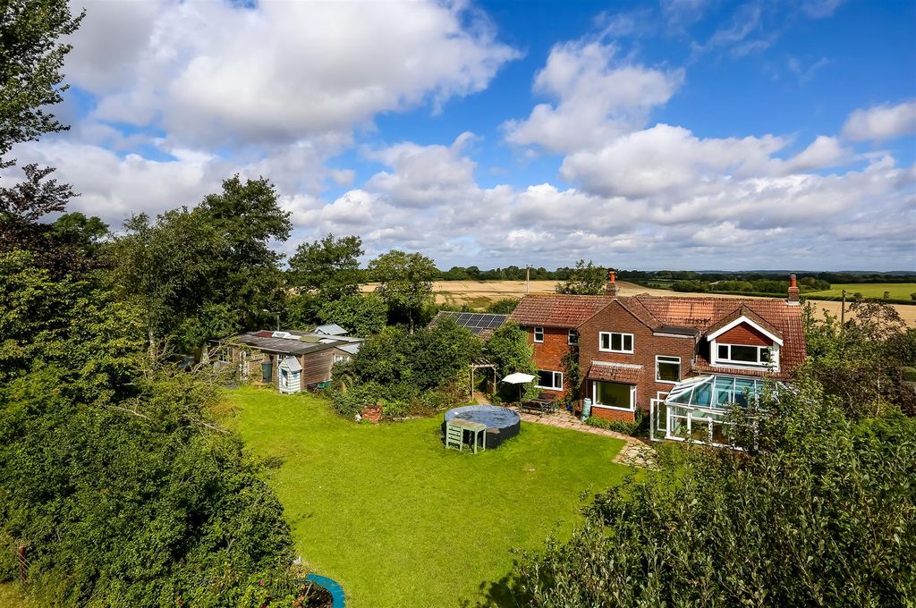 4 bed detached house for saleHattingley Road, Medstead, Alton GU34