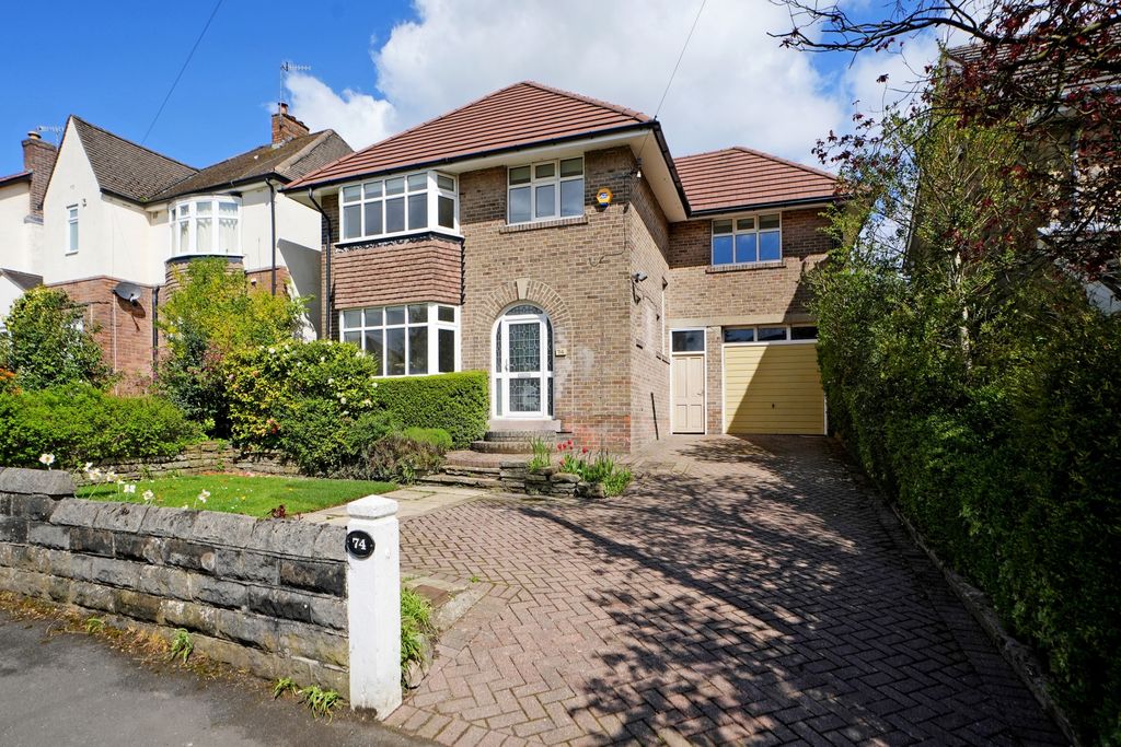 4 bed detached house to rentFurniss Avenue, Dore, Sheffield S17