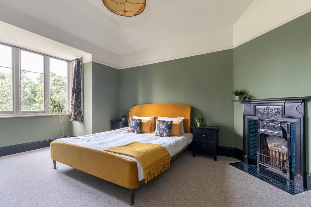 Additional image 15 of 7 bed detached house to rentLondon Road, Cheltenham GL52