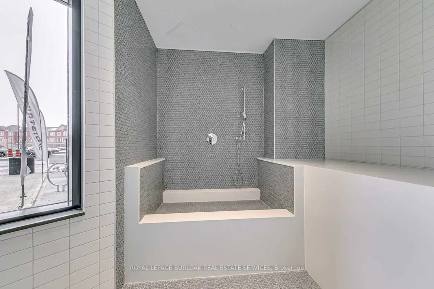 Additional image 19 of 395 Dundas Street 801