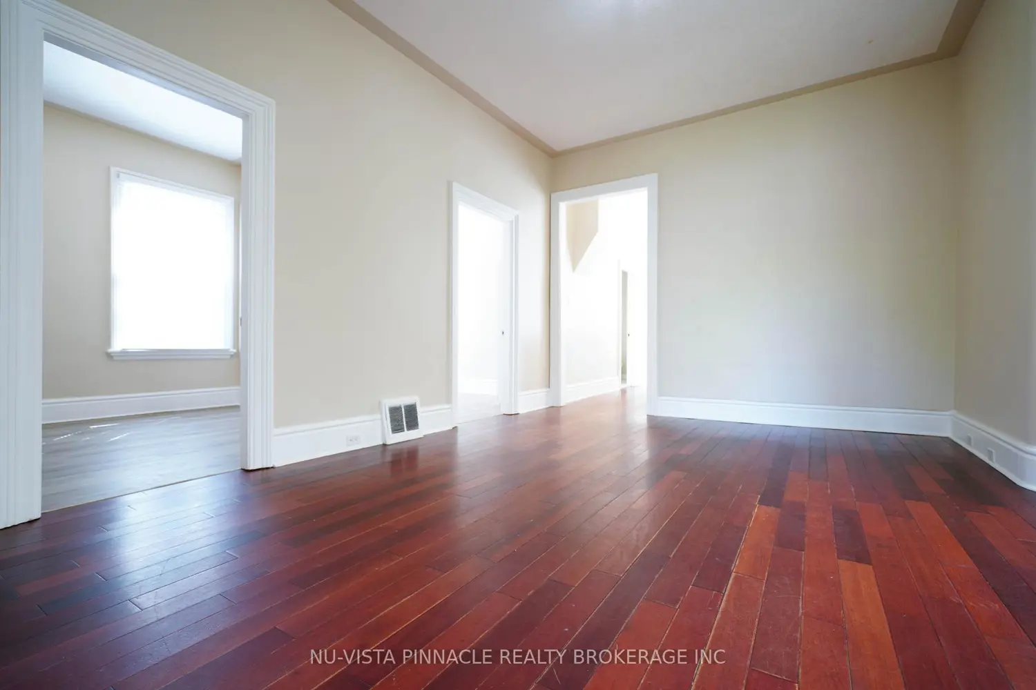 Additional image 3 of 571 Dufferin Avenue