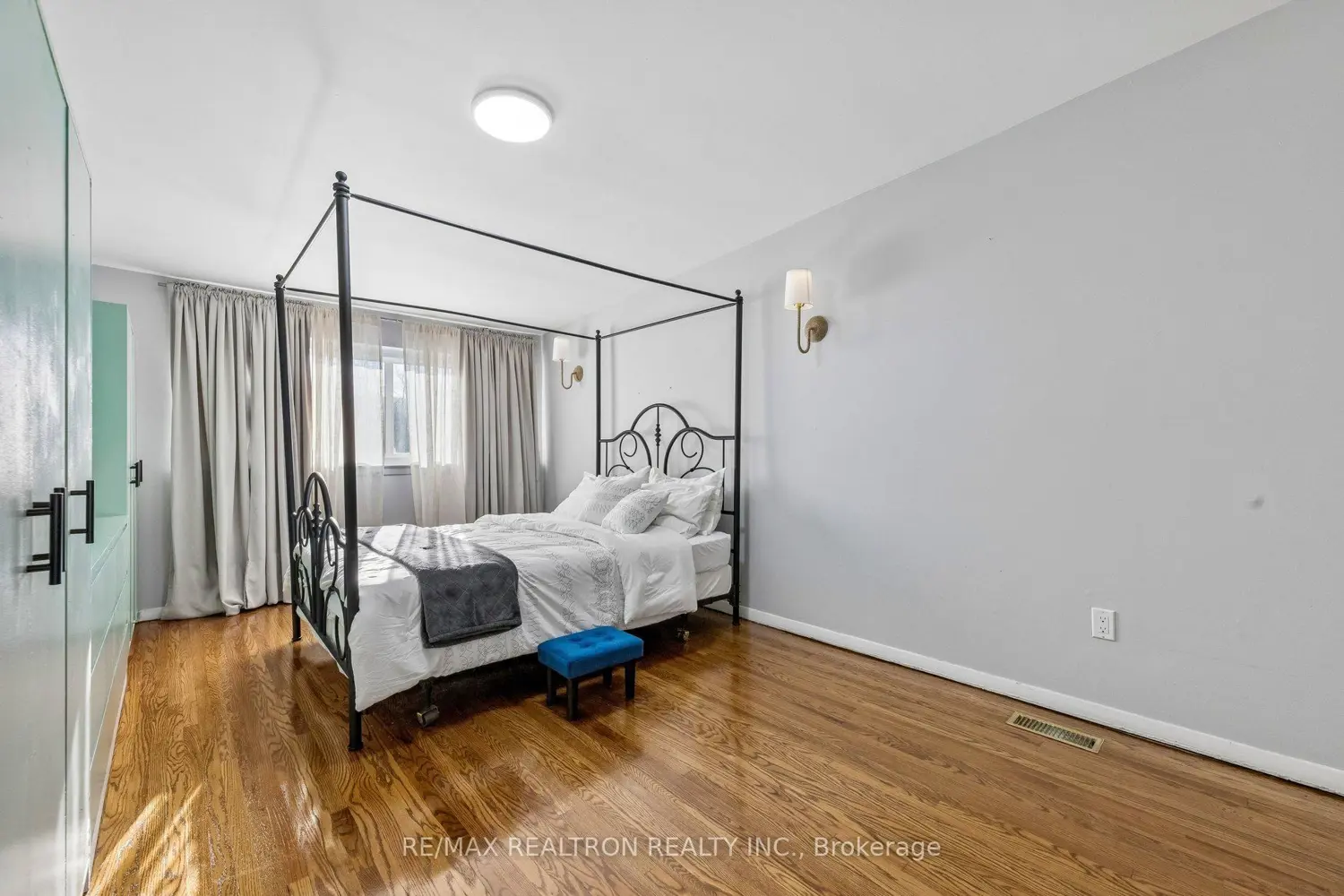 Additional image 18 of 925 Bayly Street 79