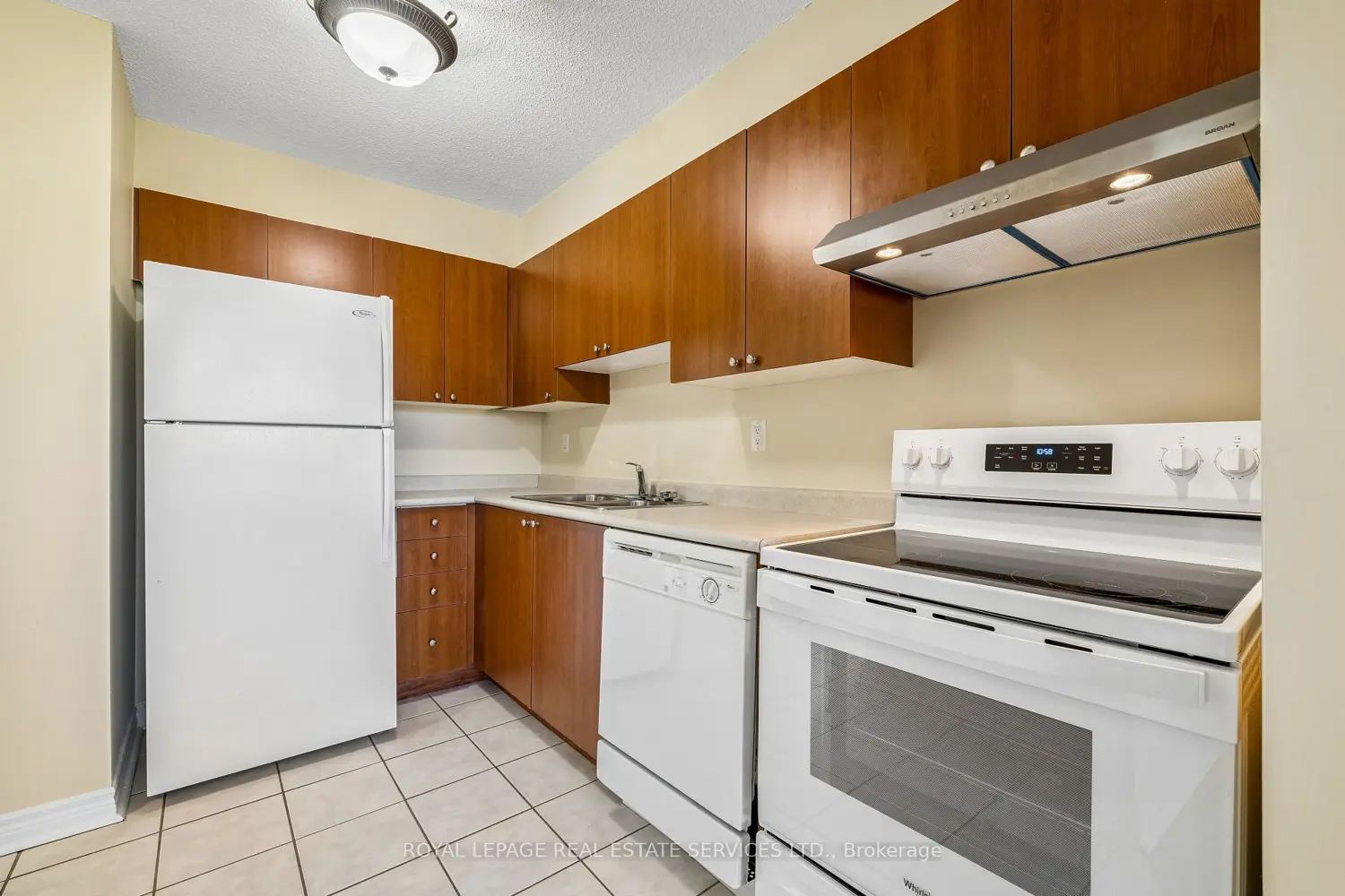 Additional image 9 of 3501 Glen Erin Drive 311