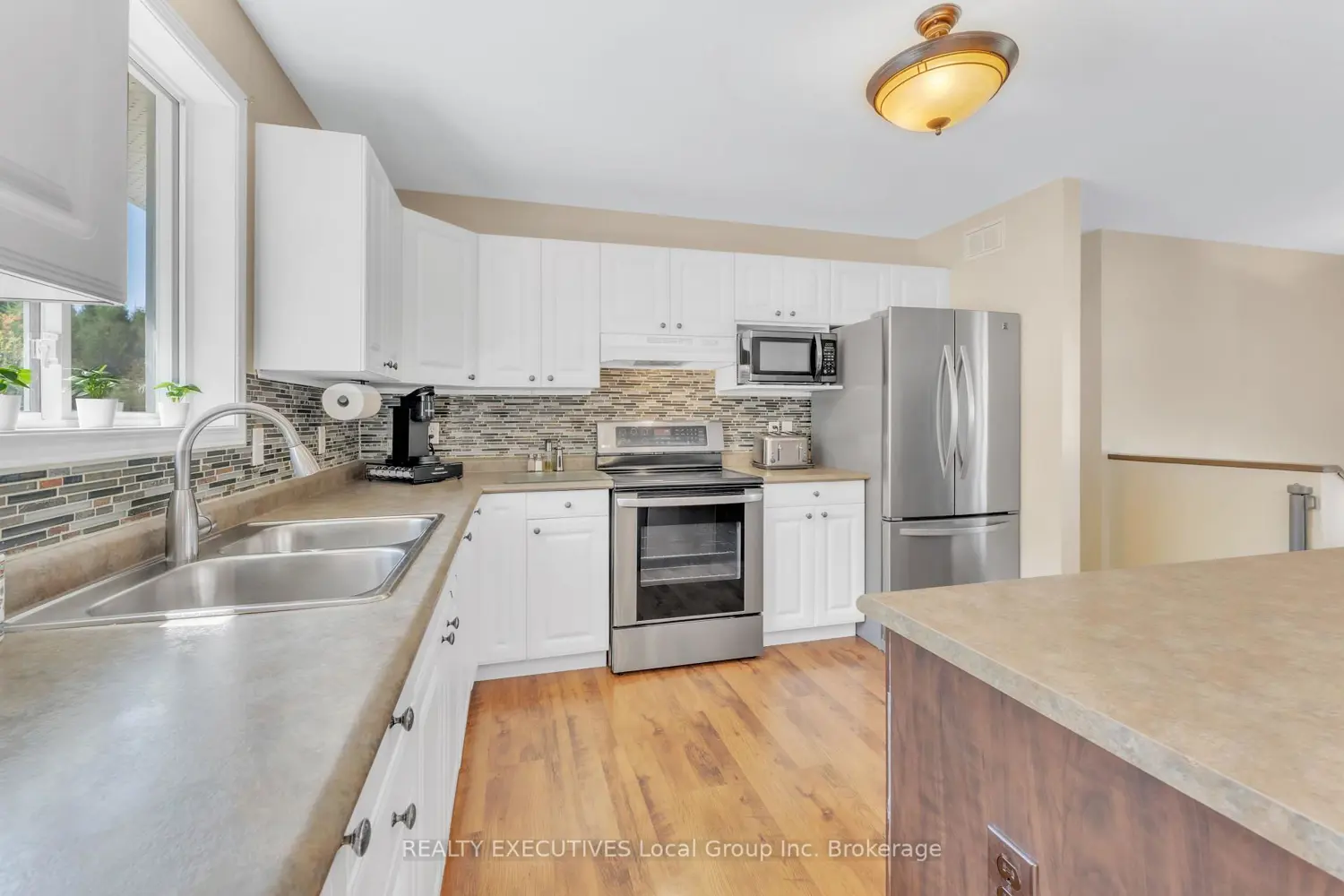 Additional image 2 of 498 Demers Street