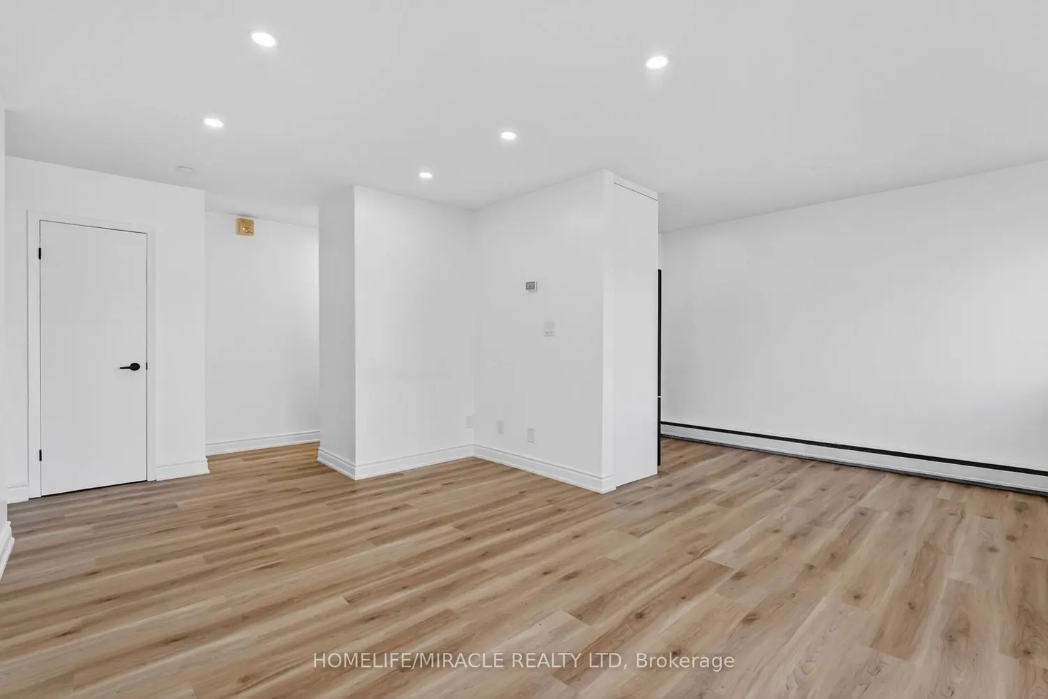Additional image 8 of 456 Carlton Street 5